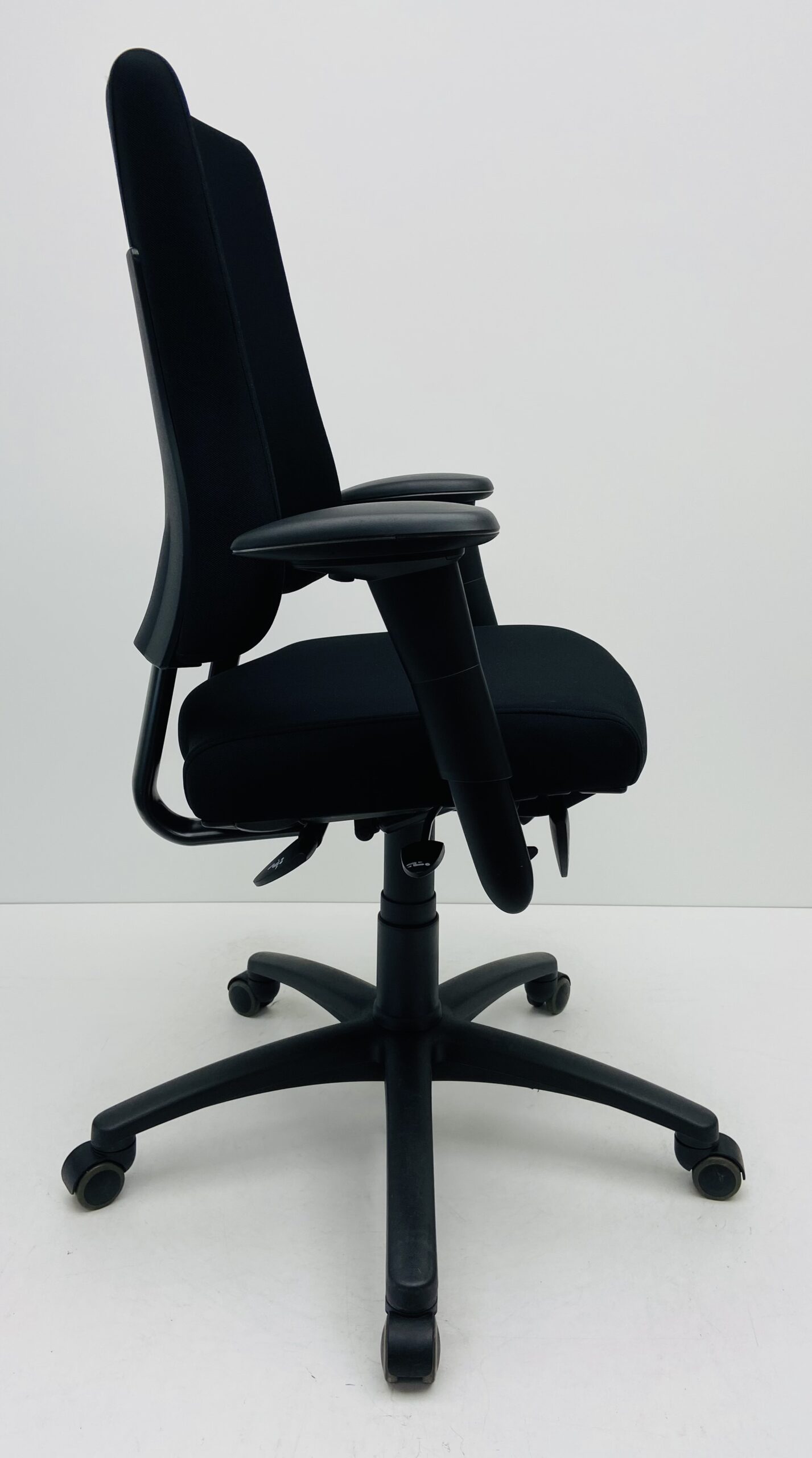 Bureaustoel BMA Axia Pro extra hoge rug zwart nieuwe stof