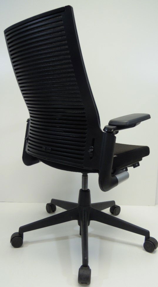 Bureaustoel Ahrend 2020 zwart nieuwe stof