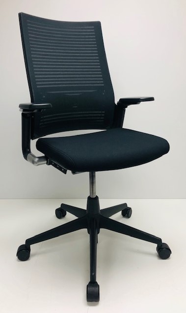 Bureaustoel Ahrend 2020 zwart nieuwe stof
