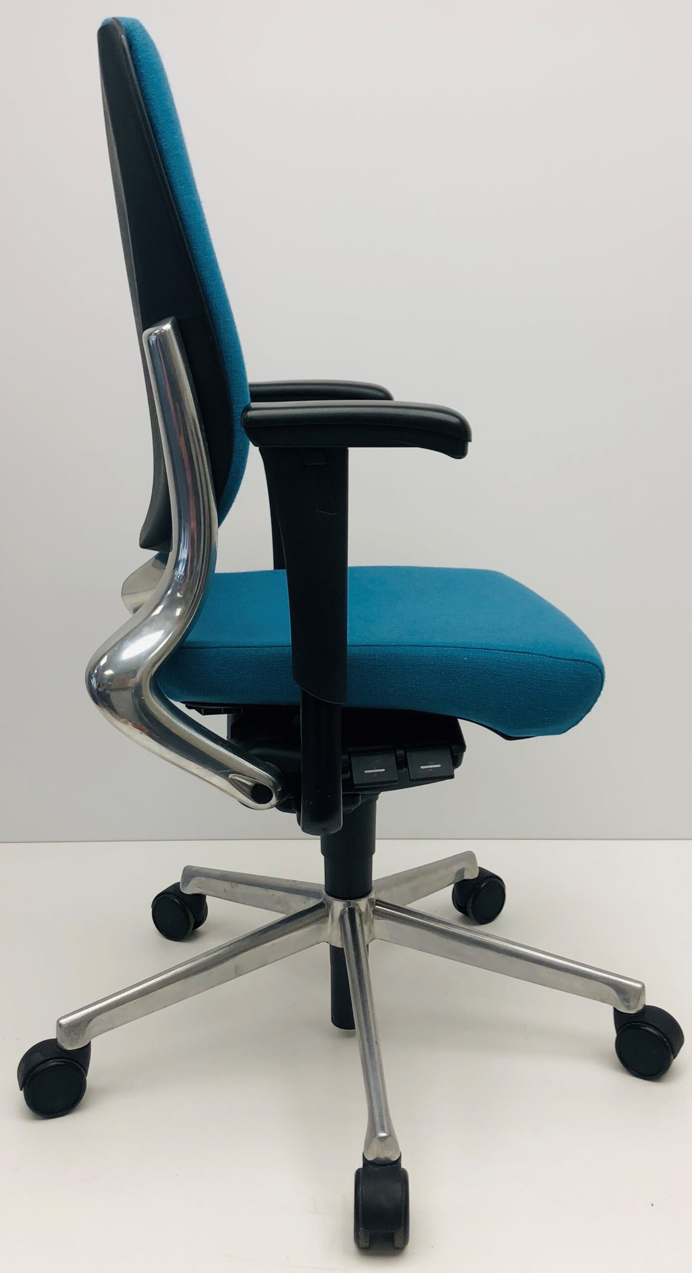 Bureaustoel Ahrend 230 extra hoge rug licht blauw