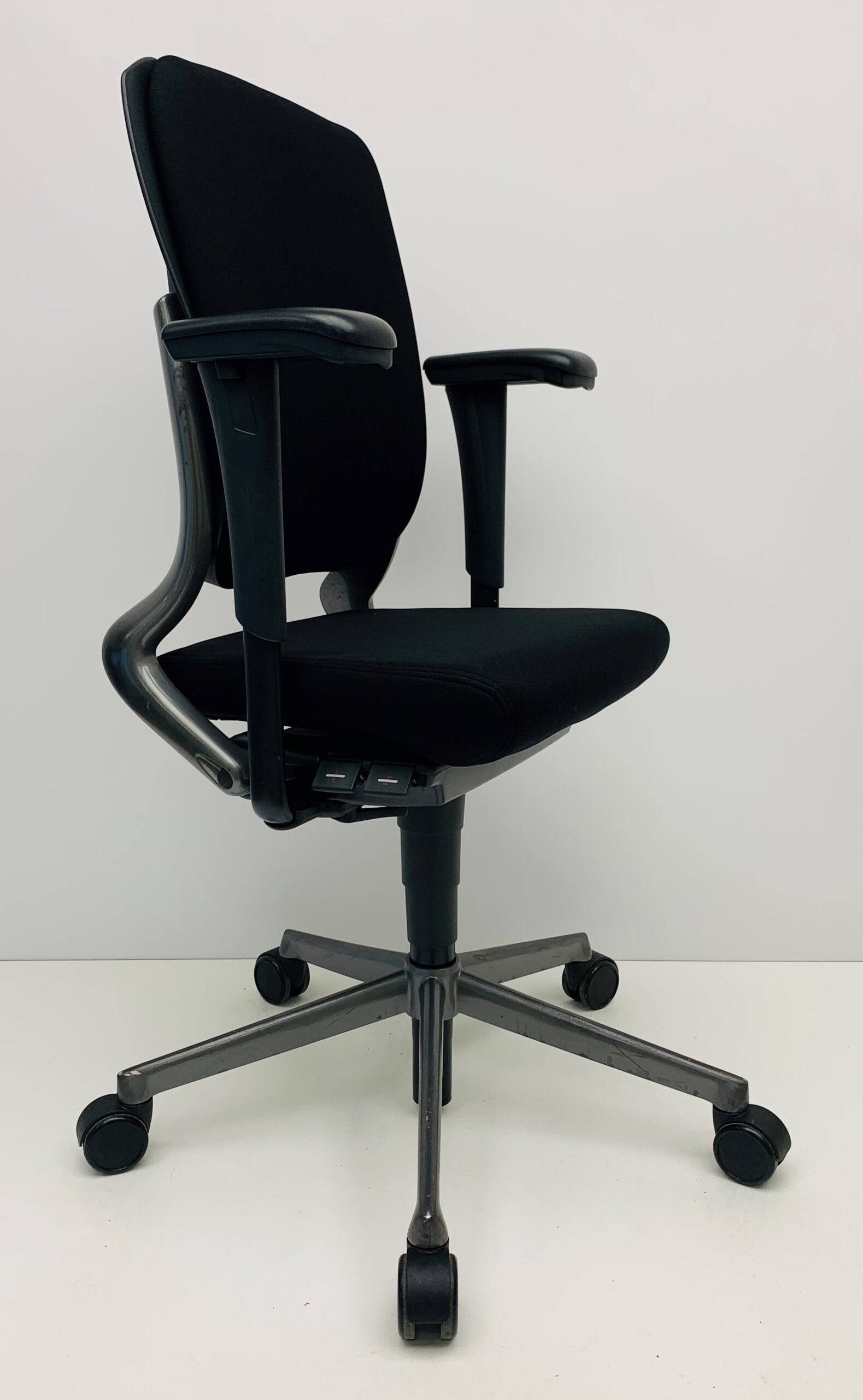 Bureaustoel Ahrend 230 extra hoge rug nieuwe stof zwart