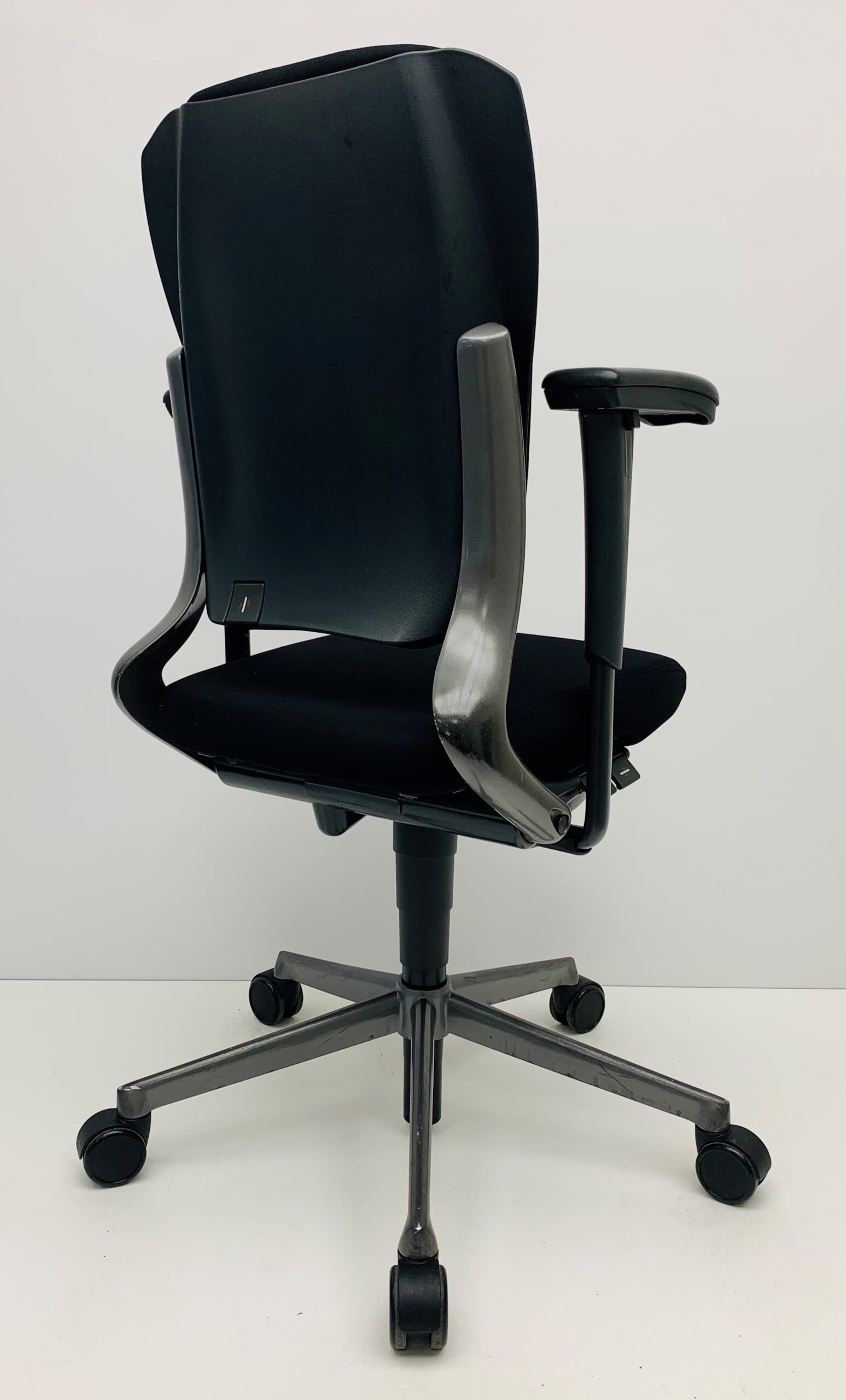 Bureaustoel Ahrend 230 extra hoge rug nieuwe stof zwart