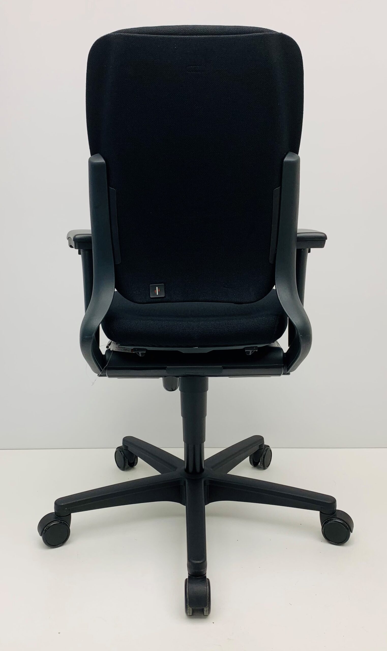 Bureaustoel Ahrend 230 zwart gestoffeerde rug