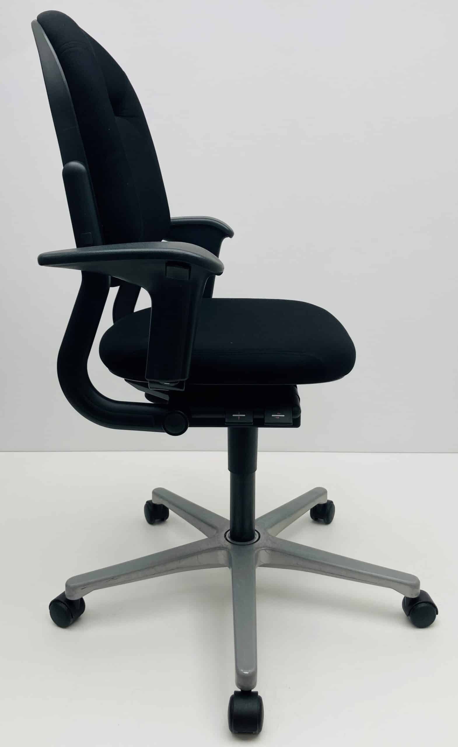 Bureaustoel Ahrend 220 zwart nieuwe stof