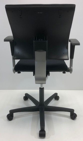 Bureaustoel Ahrend 240 zwart nieuwe stof