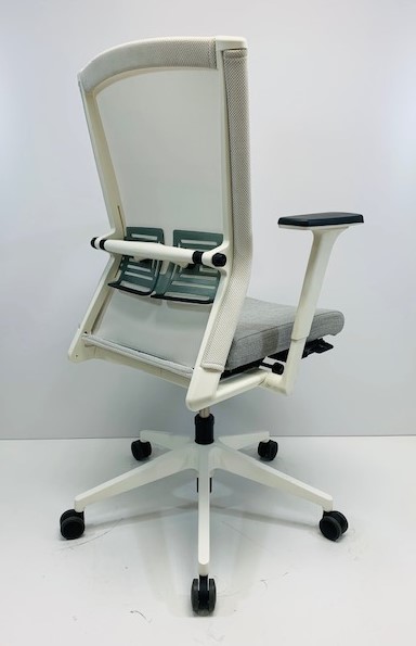 Bureaustoel Comforto Haworth 56 wit