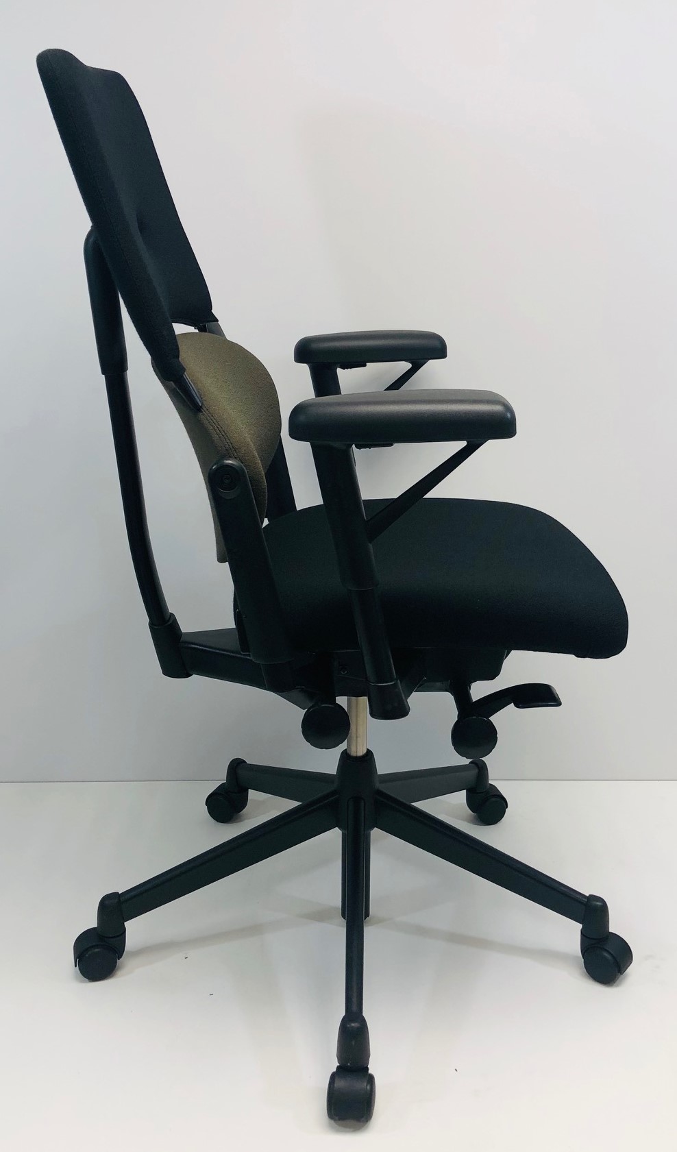 Bureaustoel Steelcase Strafor beige zwart