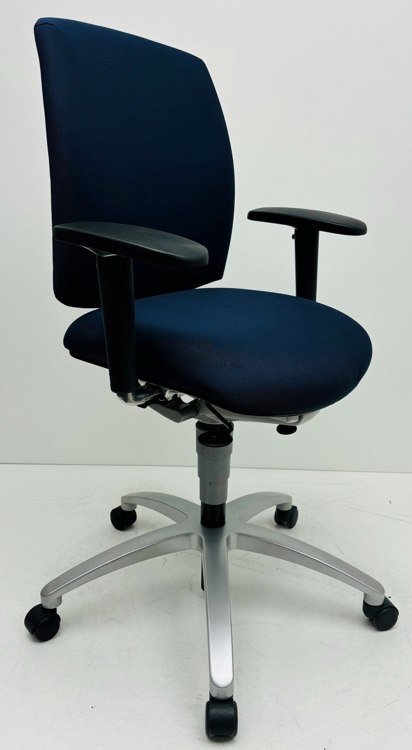 Bureaustoel Drabert Entrada donkerblauw grijs voetkruis