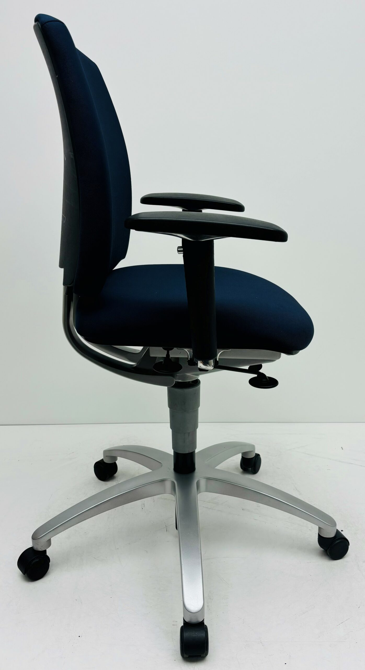 Bureaustoel Drabert Entrada donkerblauw grijs voetkruis