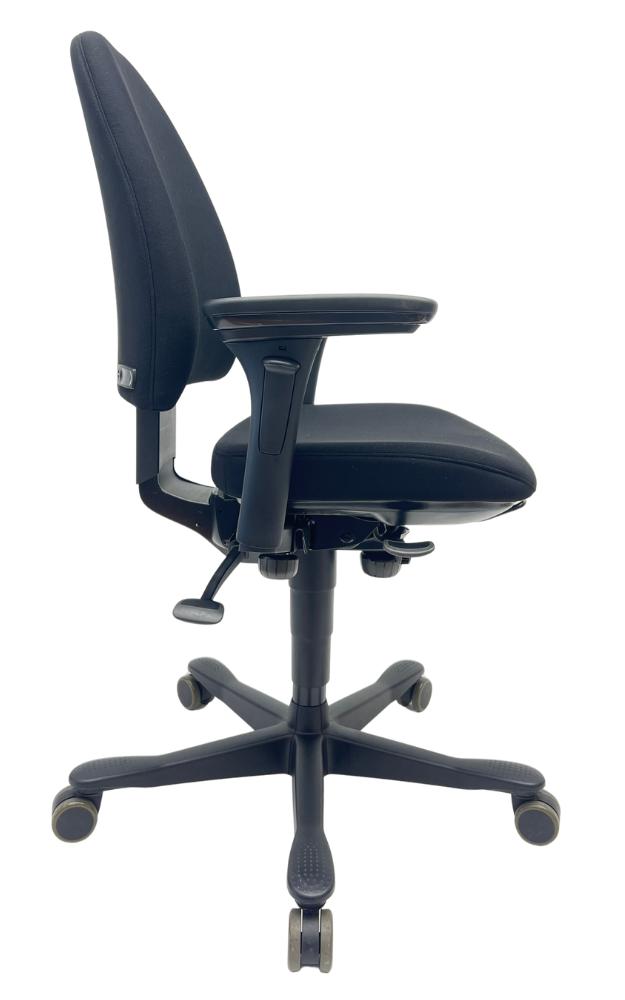 Refurbished Bureaustoel Kinnarps 6000 freefloat 4D armleggers ronde rug